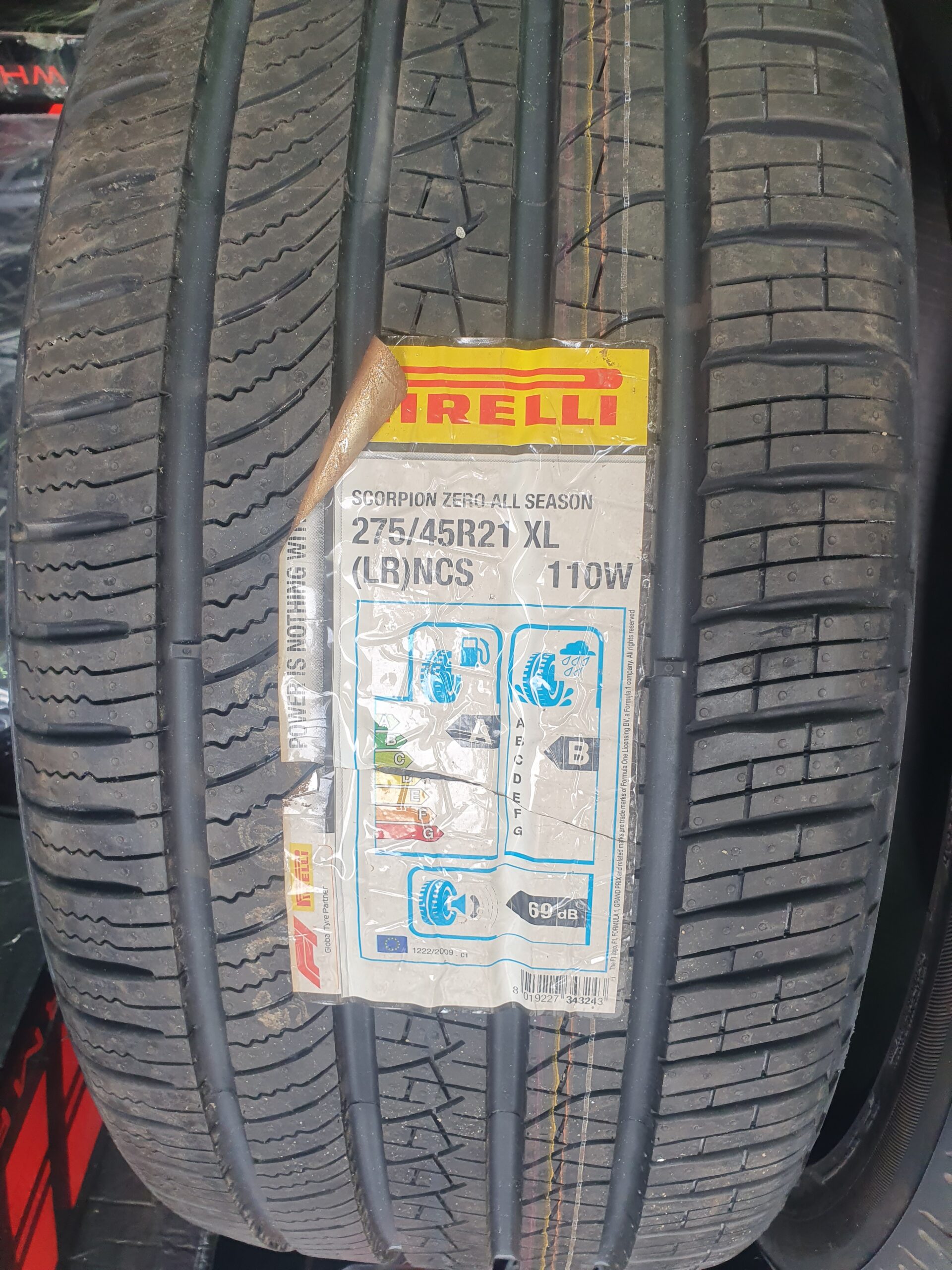 Pneu 275.45R21 PIRELLI